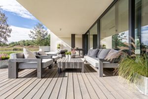 Avoir une belle terrasse à Brey-et-Maison-du-Bois 